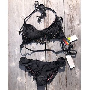 Raisins bikini, fringe top with gold bead detail.